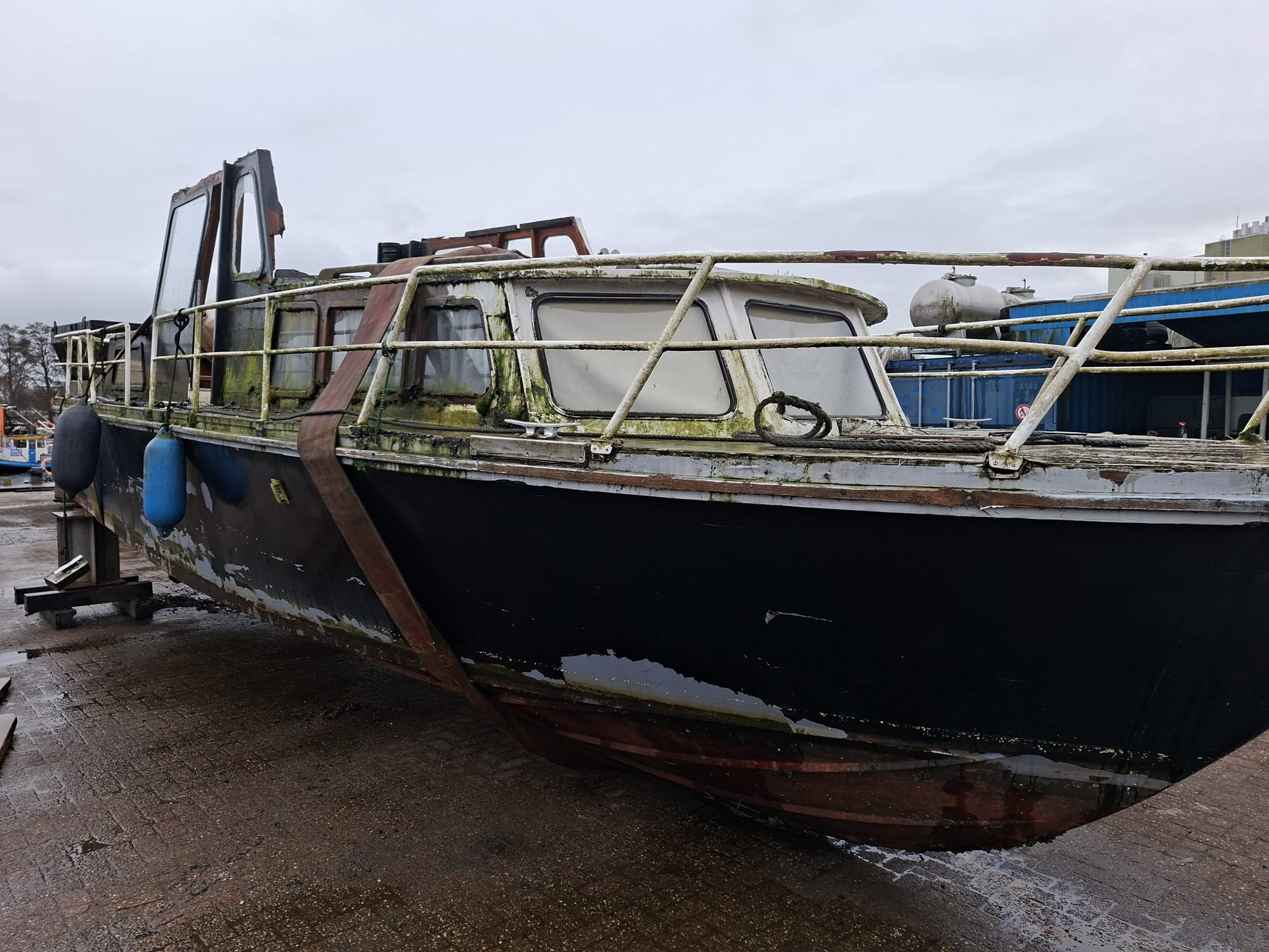 illegale vaartuigen laten verwijderen